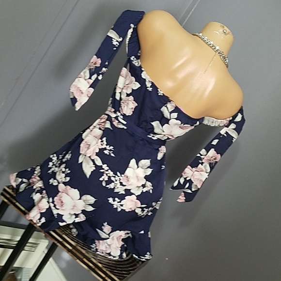 IMPORTED Floral Play Suit Romper - Picture 5 of 8